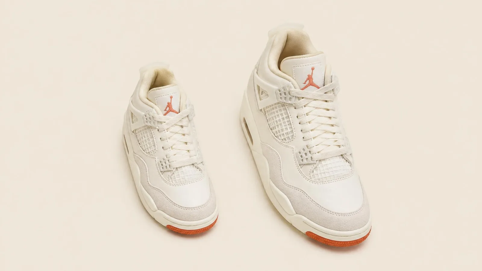 Two identical sneakers in the same colourway placed side by side, one in a noticeably smaller size, illustrating that the same model can carry different resale values depending on the size.